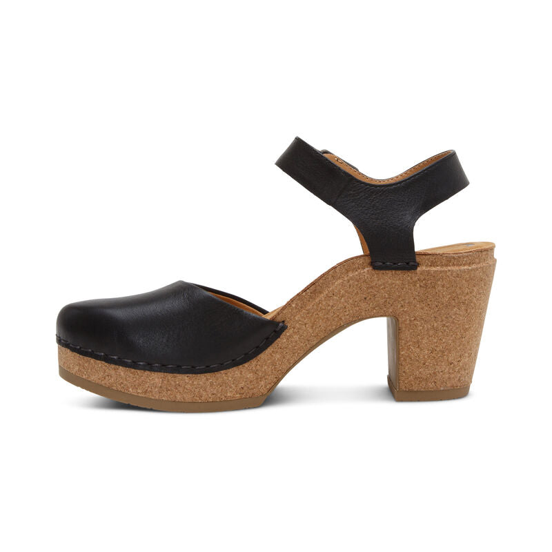 Tabitha – Closed Heel Sandals