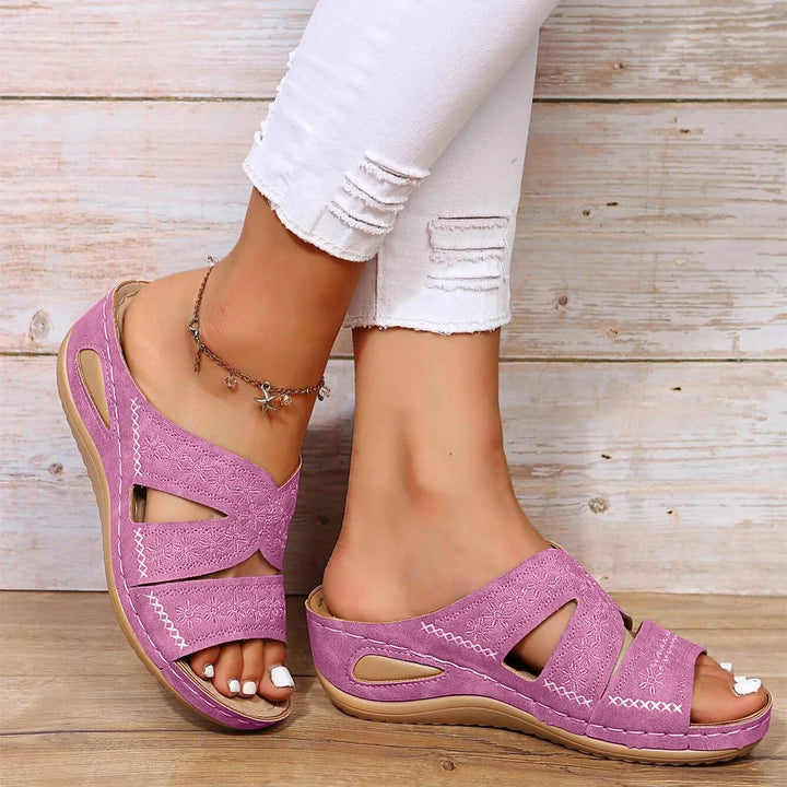 Sybil – Sandals with Crystal Clasp