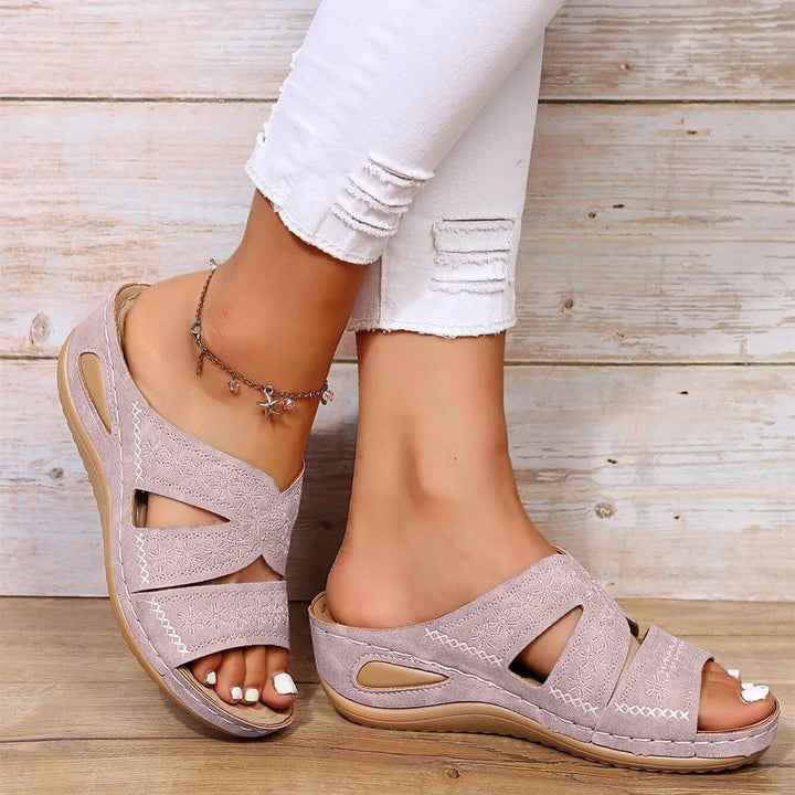 Sybil – Sandals with Crystal Clasp