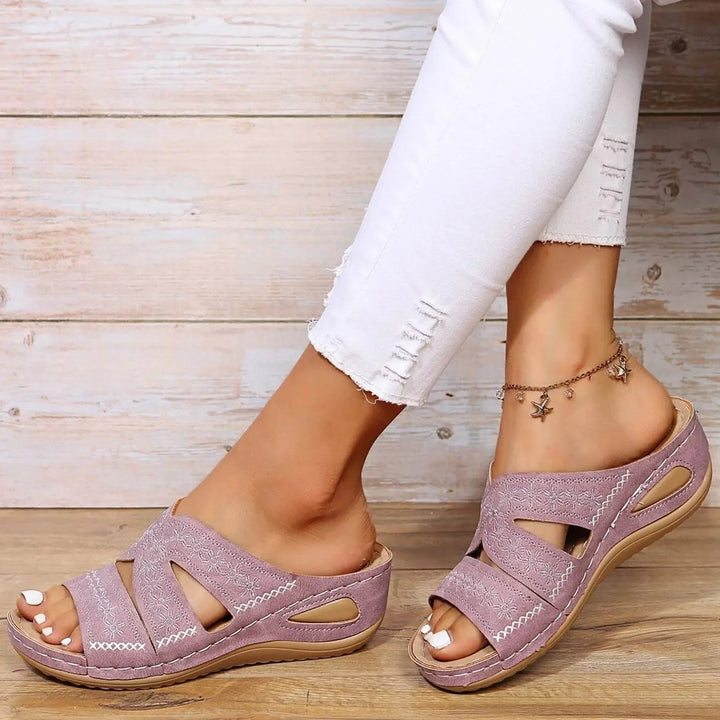 Sybil – Sandals with Crystal Clasp
